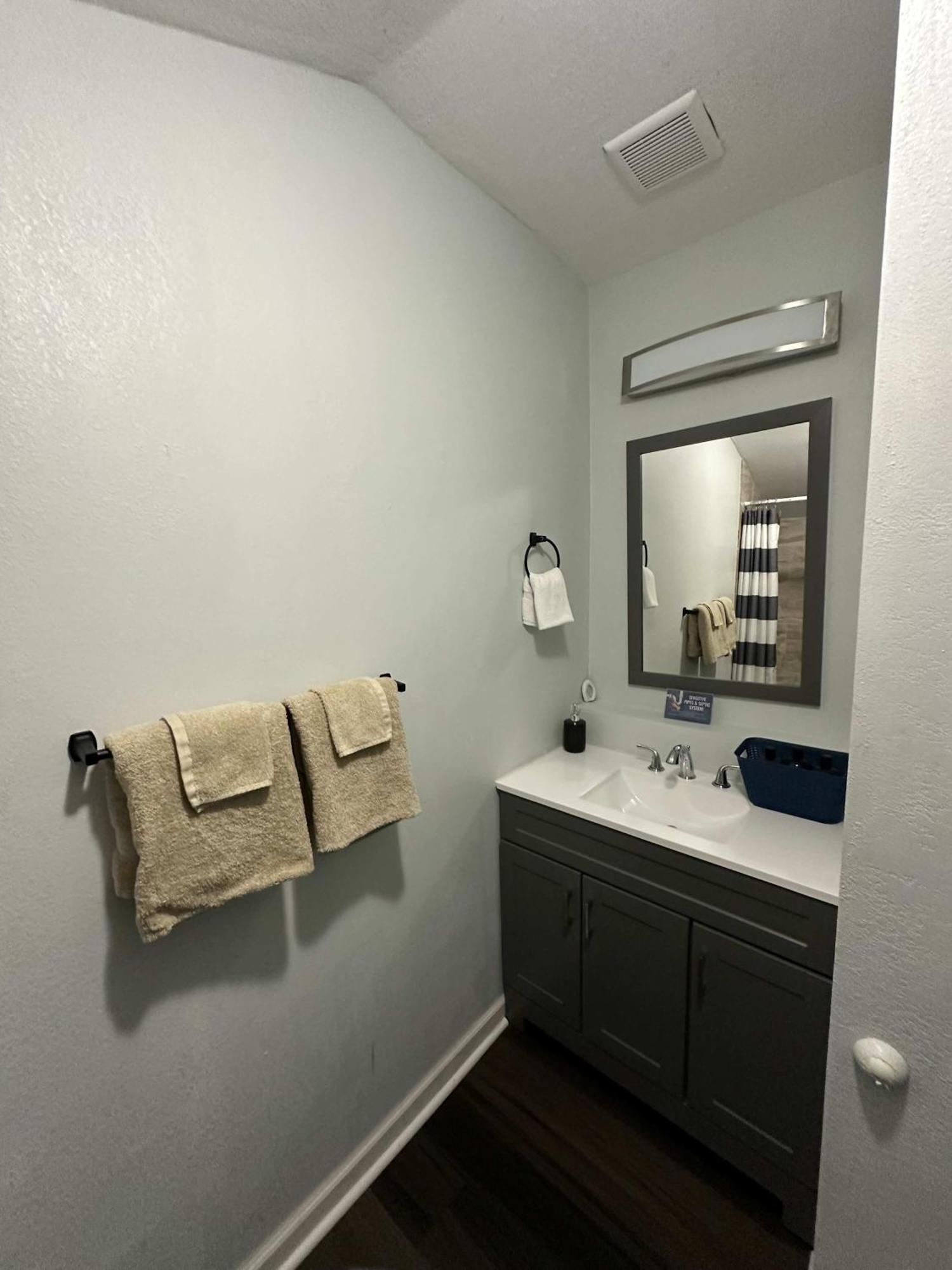 Pensacola Pearl - Studio Apartment - Pets Welcome Екстер'єр фото